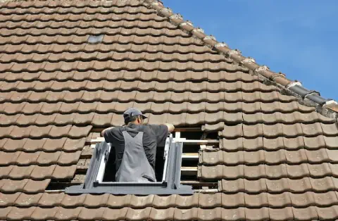 Pose de velux - Saint-Julien de Lampon